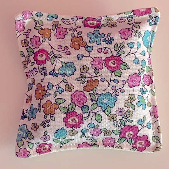 Organic Lavender Flower Sachets - Picture 5 of 6